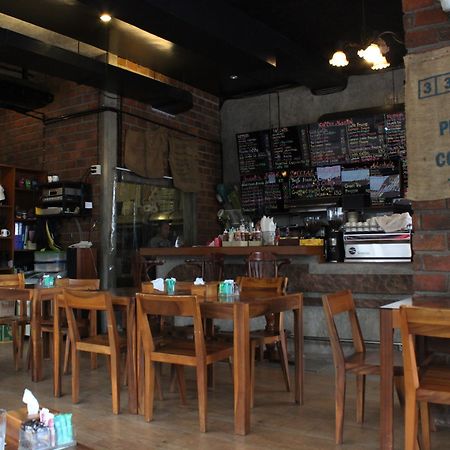 Coffee Mania House Hotel Phuket Exterior photo